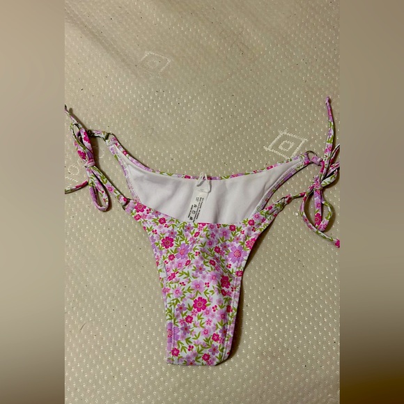 Pink floral bikini. Super cute for summer! Size small. - Picture 4 of 4